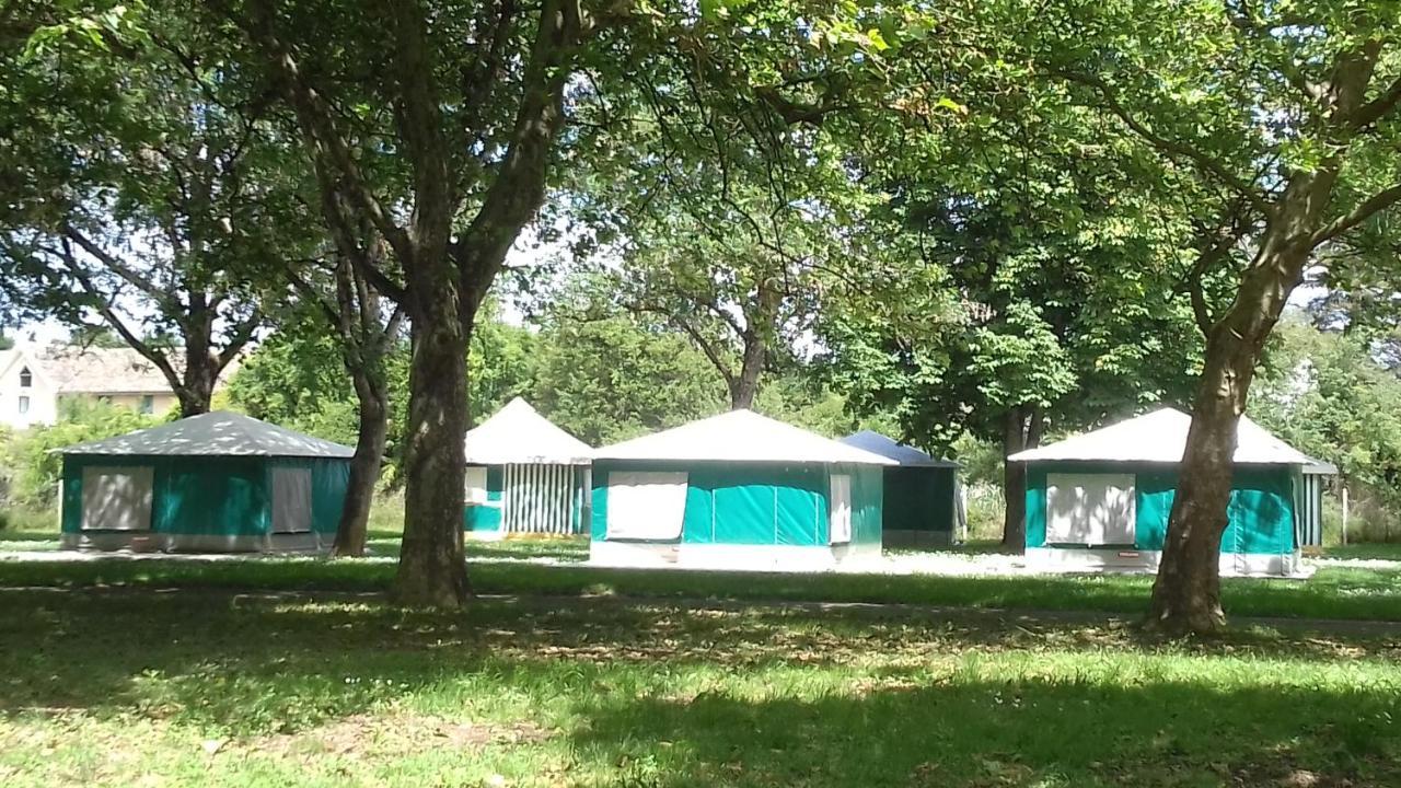 Camping Les Ombrages De L'Adour Hotell Aire-sur-lʼAdour Exteriör bild